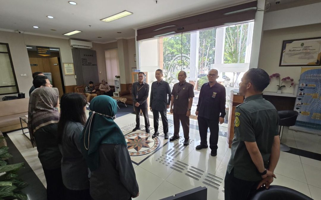 PTUN Bandung Tingkatkan Kualitas Pelayanan Publik melalui Briefing Petugas PTSP