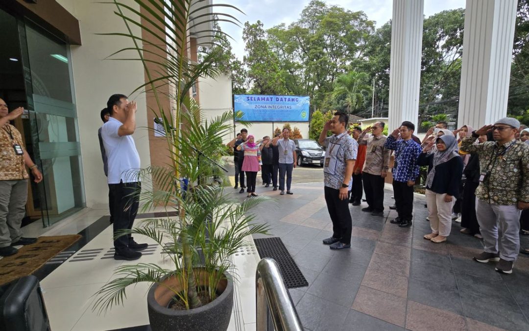 Apel Sore Penutup Pekan, PTUN Bandung Perkuat Semangat Kebersamaan Menuju WBK